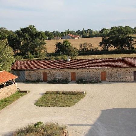 Villa Gite Val Des Pres Millac  Exterior foto