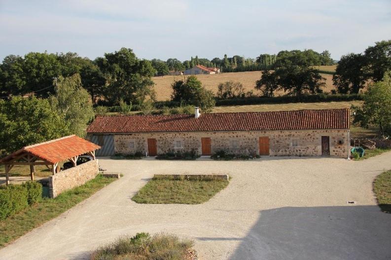 Villa Gite Val Des Pres Millac  Exterior foto